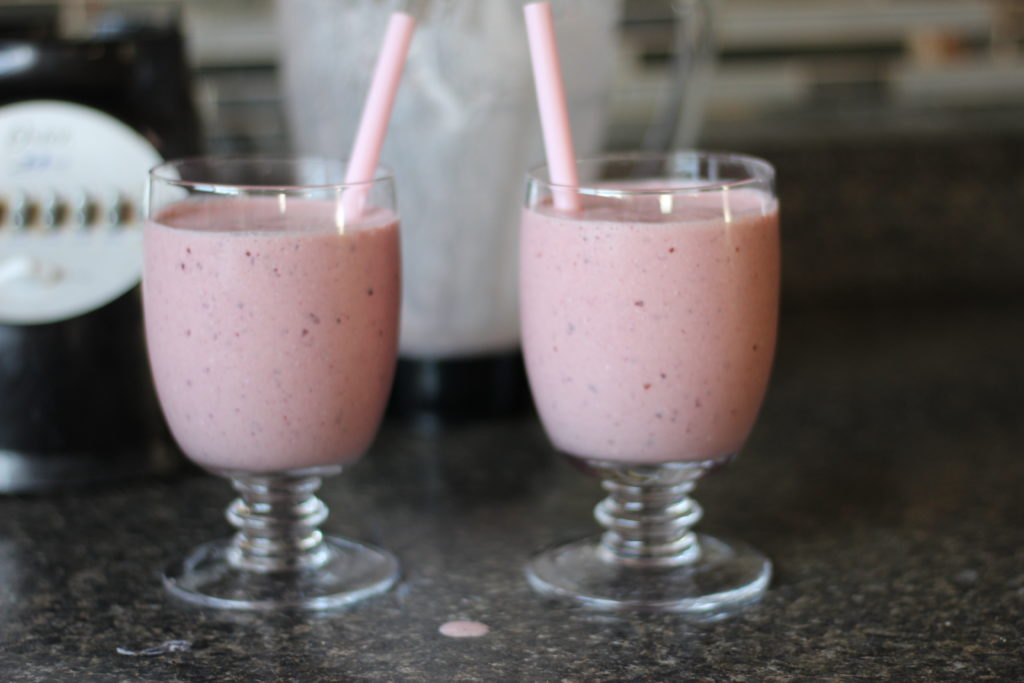 chocolate cherry cheesecake protein smoothie-itsmyhappyhour.com