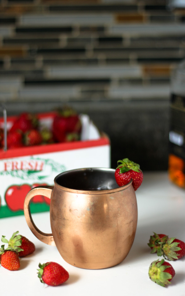 strawberry kentucky mule-itsmyhappyhour.com