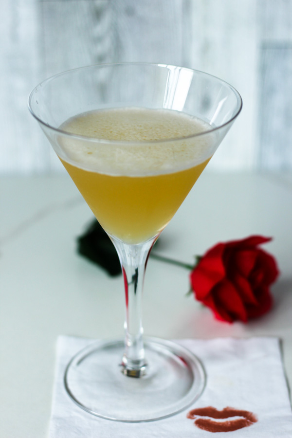 flirtini martini-itsmyhappyhour.com