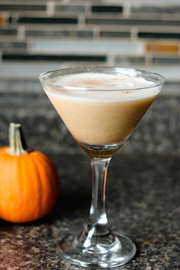 pumpkin pie martini-itsmyhappyhour.com-