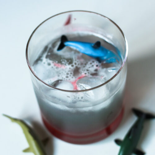 shark bite cocktail-itsmyhappyhour.com