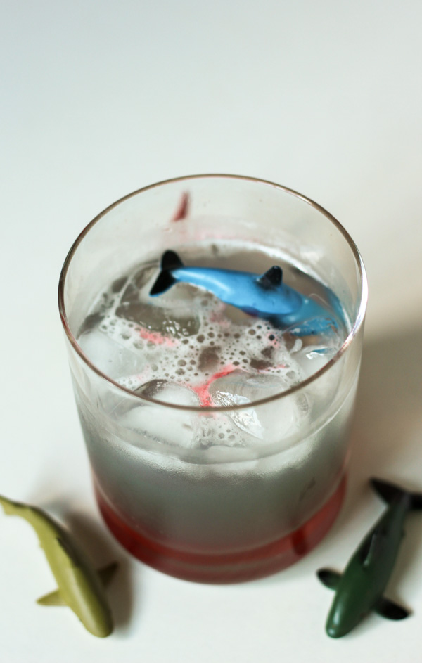 shark bite cocktail-itsmyhappyhour.com