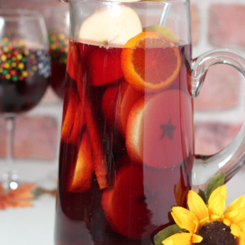 sparkling apple cider sangria-itsmyhappyhour.com