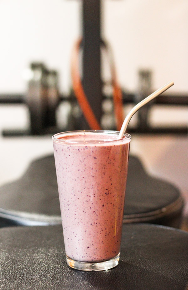 chocolate mixed berry protein shake-itsmyhappyhour.com