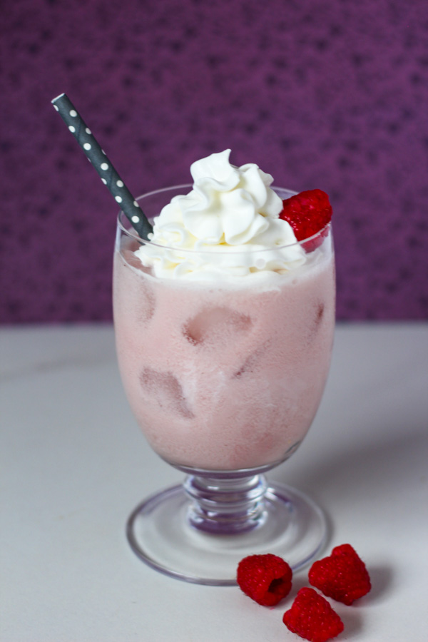 spiked raspberry italian cream soda-itsmyhappyhour.com