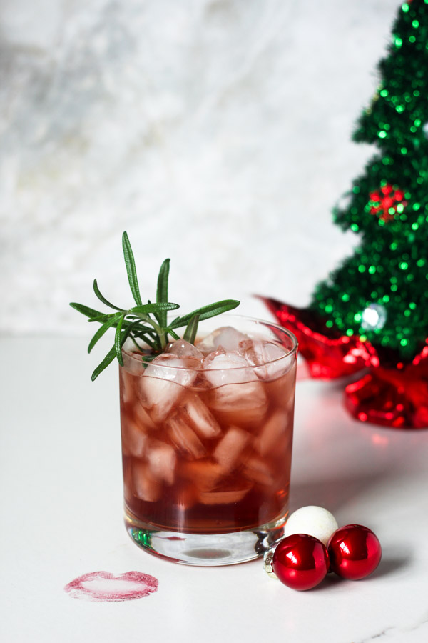 christmas berry kiss-itsmyhappyhour.com