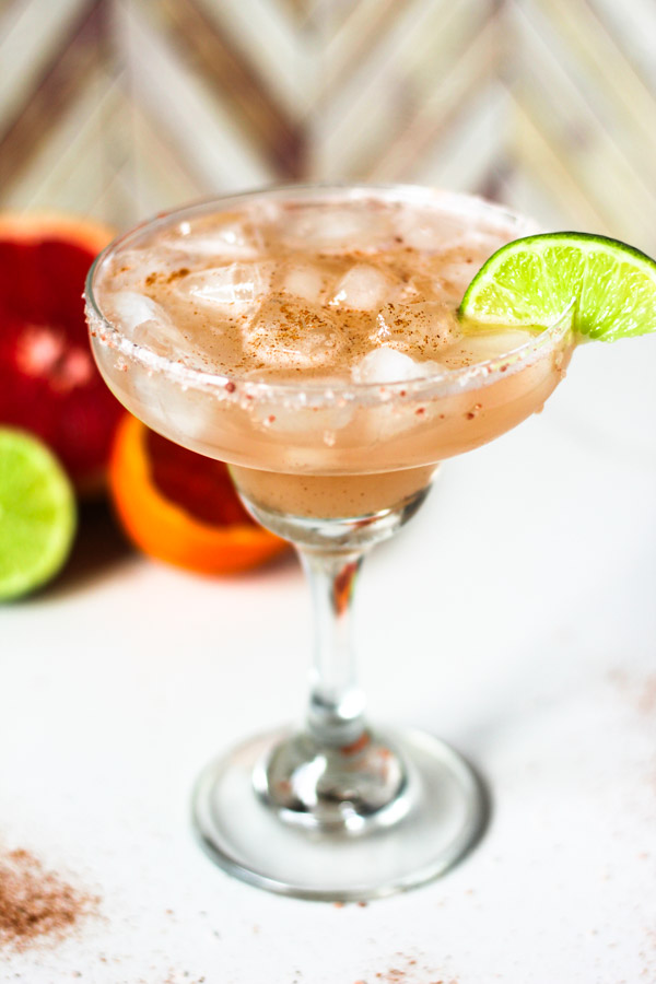 spicy grapefruit margarita-itsmyhappyhour.com